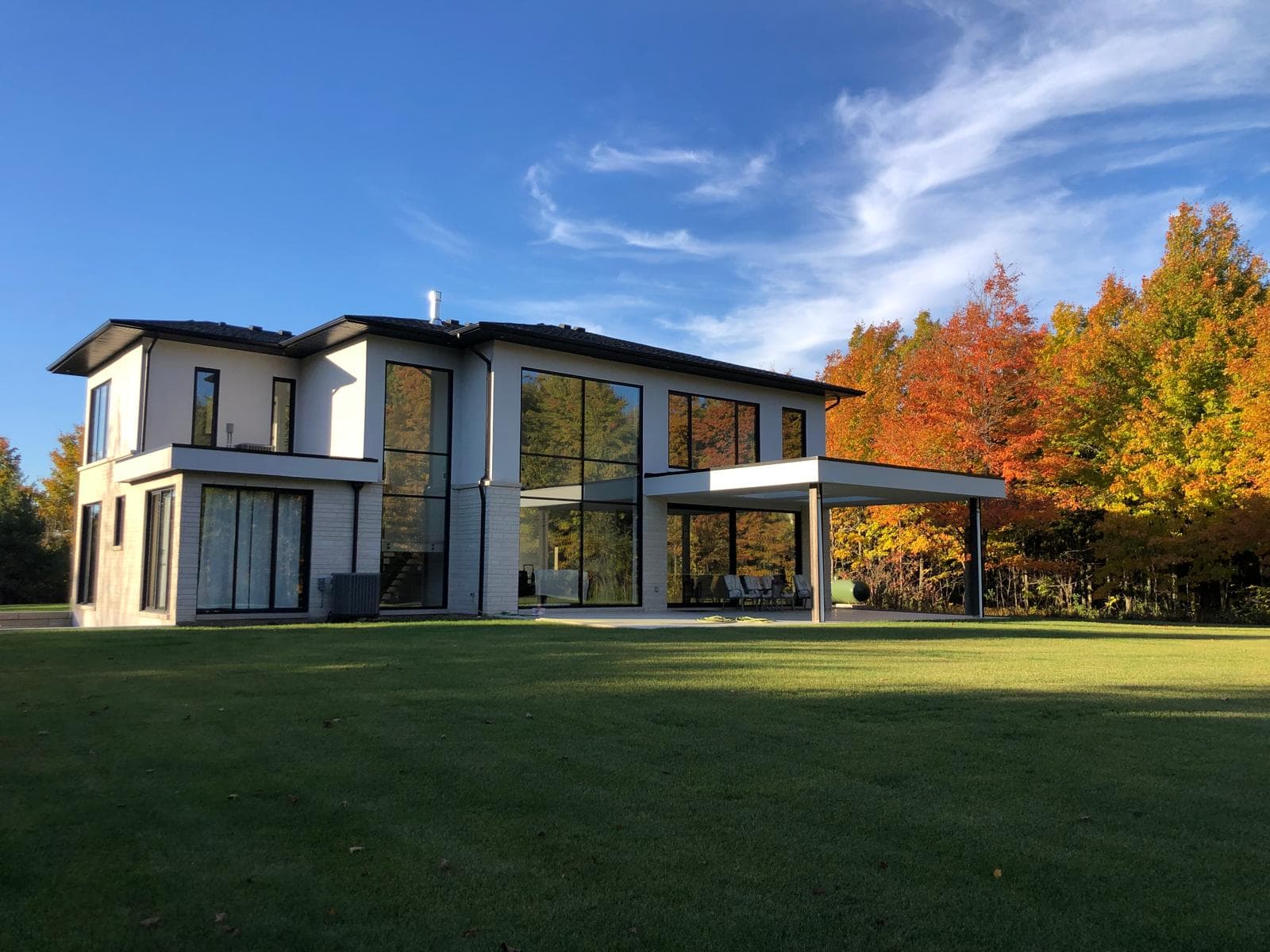 Spotless windows by Stingray Cleaning